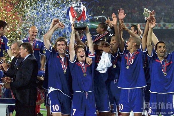 2000法国队欧洲杯（法国2000年欧洲杯）