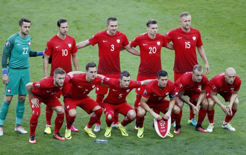 波兰乌克兰欧洲杯谁开球（欧洲杯波兰队首发）